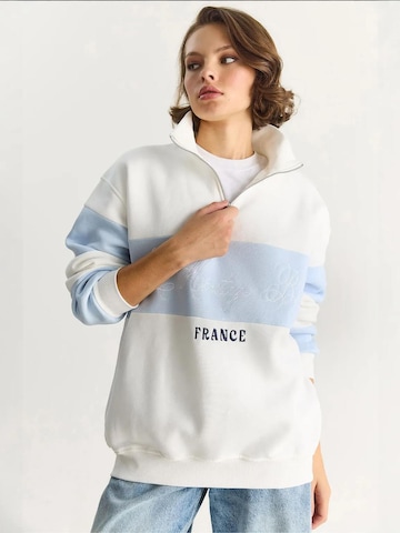 Bianco Lucci Sweatshirt in Blau