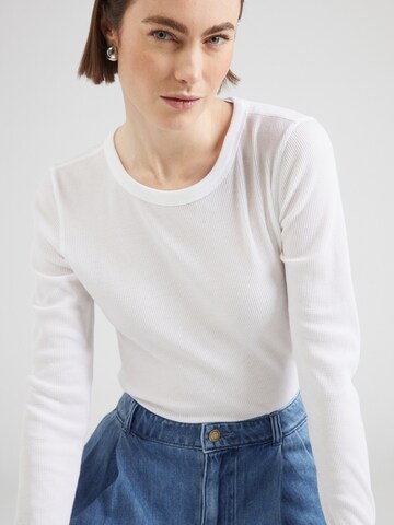 GAP Футболка в Белый