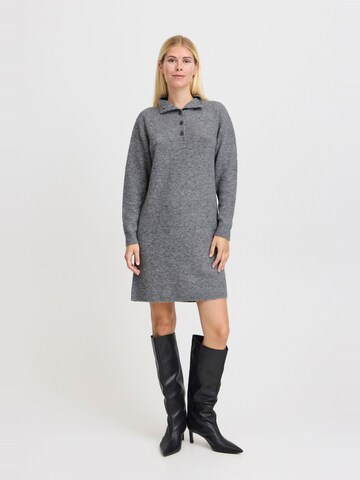 b.young Strickkleid in Grau