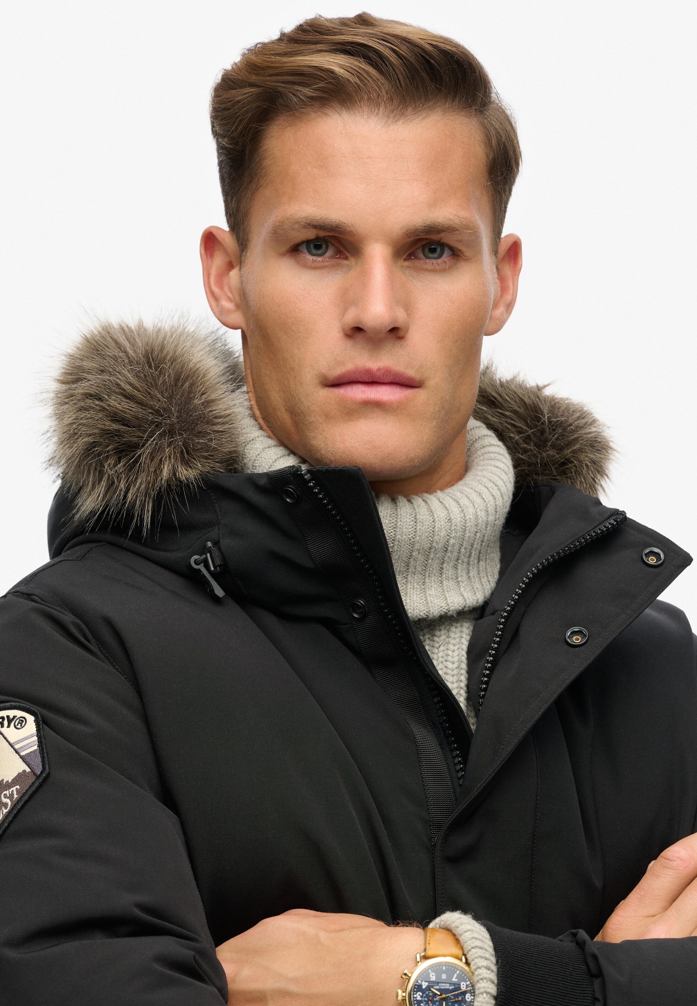 Superdry & Co Демисезонная куртка 'Everest' в Черный