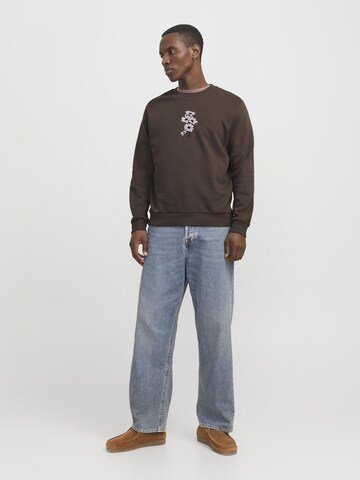 JACK & JONES - Sudadera en marrón