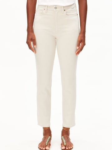 ARMEDANGELS Slimfit Jeans in Beige: voorkant