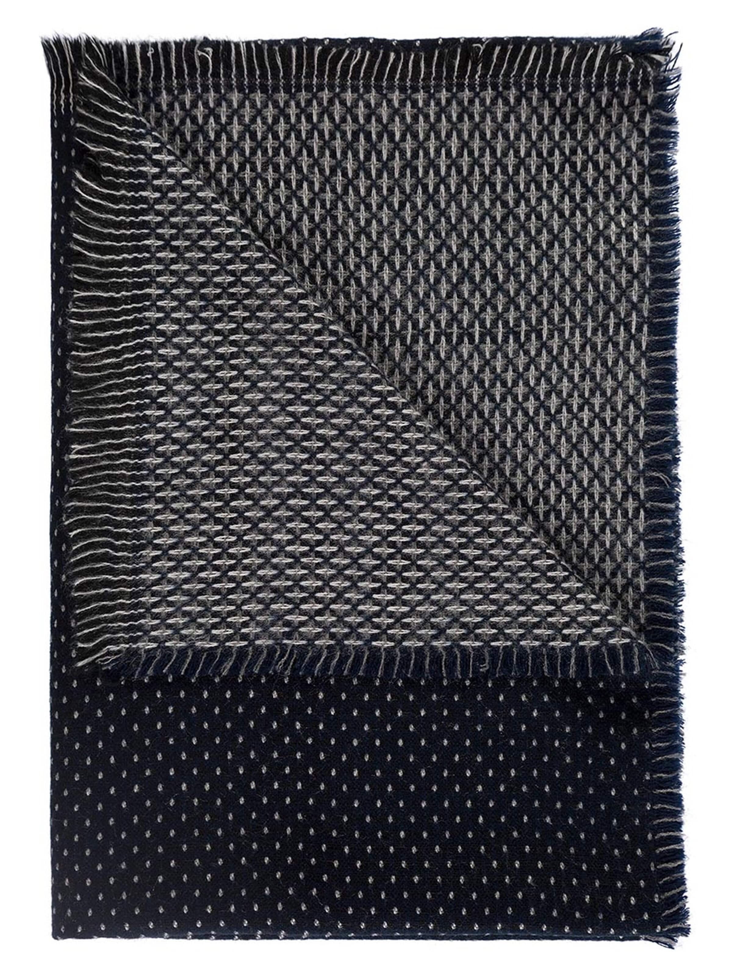 Passigatti Shawl in Blue