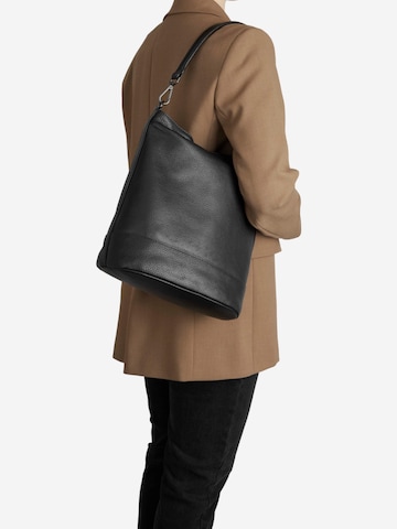 MARKBERG Shoulder Bag 'UlrikaMBG ' in Black: front