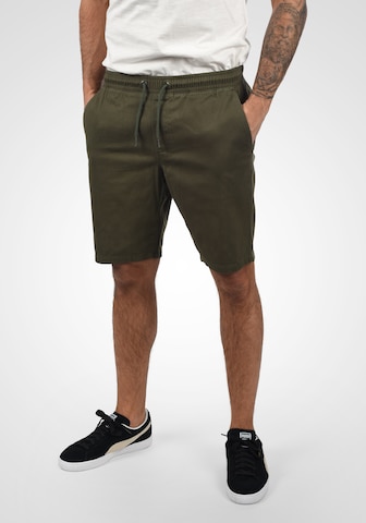 BLEND Regular Chino trousers in Green: front