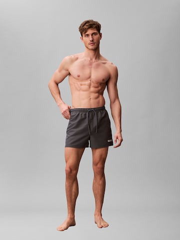 Regular Shorts de bain Calvin Klein Swimwear en bleu