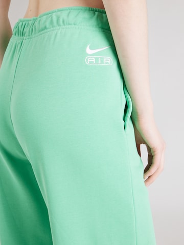 Effilé Pantalon 'AIR' Nike Sportswear en vert