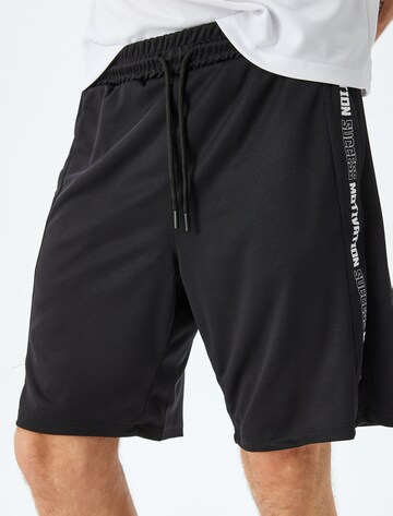 Koton Regular Broek in Zwart