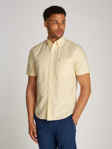 Regular fit Camicia 'HERITAGE' di TOMMY HILFIGER in giallo: frontale