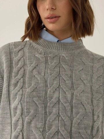 Hiccup - Pullover em cinzento