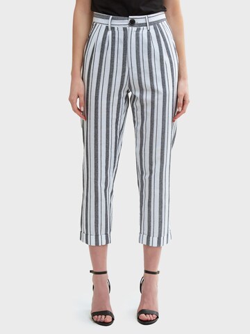 Influencer Tapered Pants in White: front