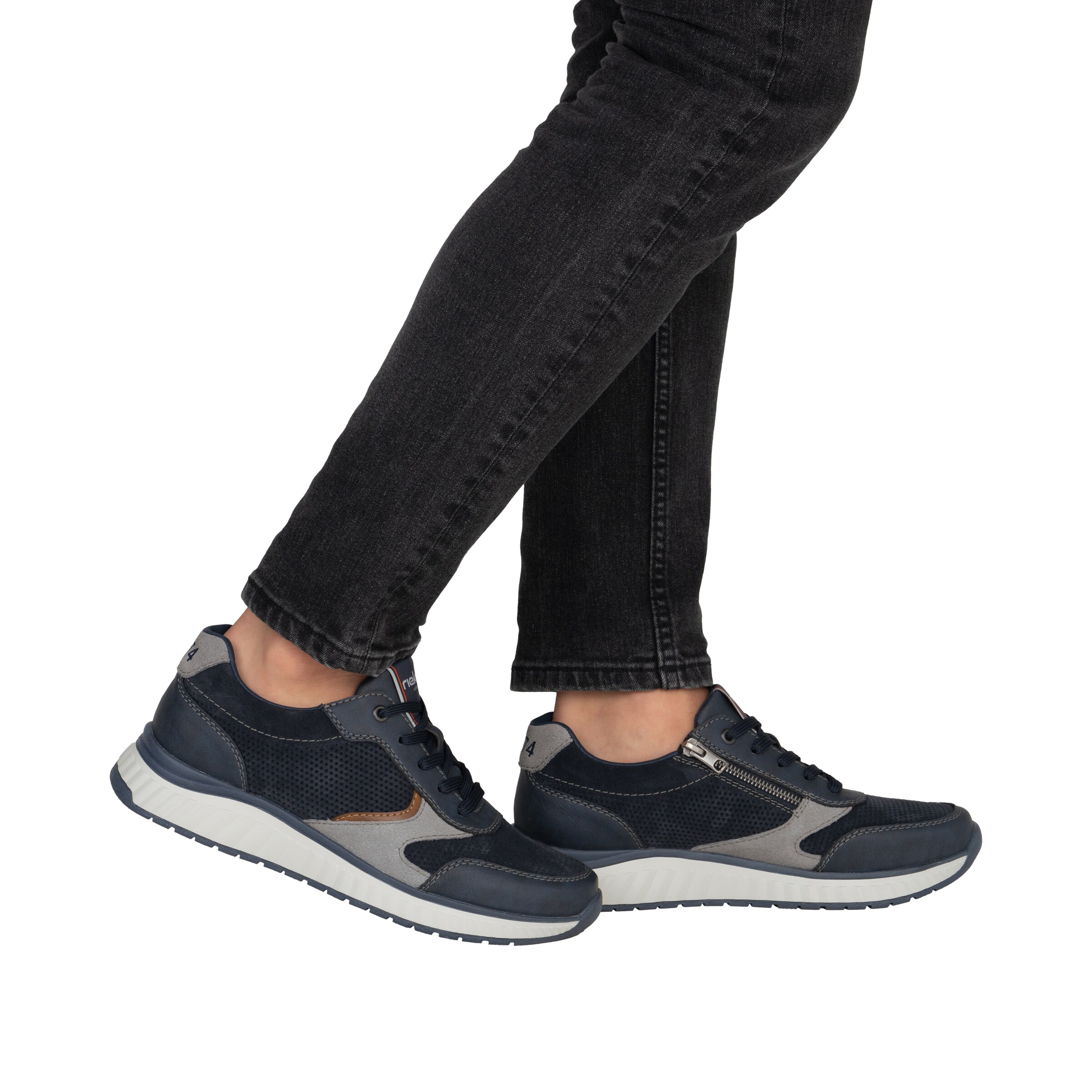 Baskets basses 'B0606' Rieker en bleu : devant