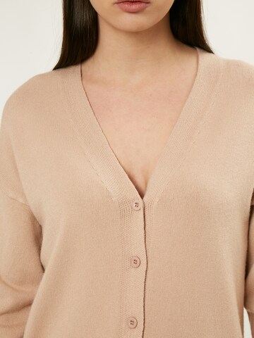 Influencer Cardigan i beige