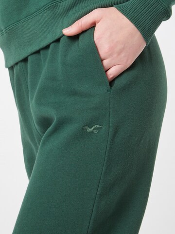 HOLLISTER Zúžený Kalhoty 'Dad' – zelená