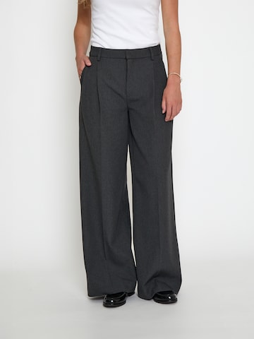 minus - Pierna ancha Pantalón 'Vivianne' en gris: frente