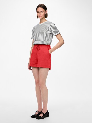 PIECES Regular Broek 'PCChilli' in Rood