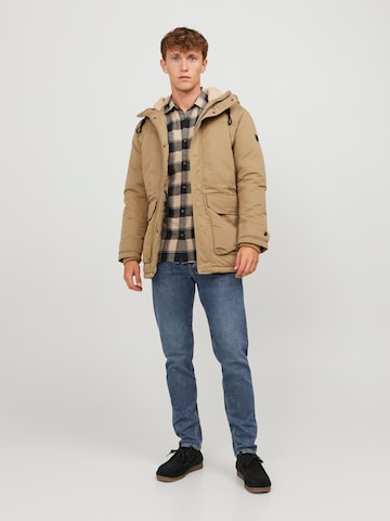 JACK & JONES Winterparka 'Clip' in Bruin