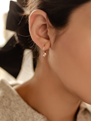 Hey Happiness - Pendientes 'Heart Huggie' en oro