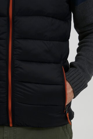 FQ1924 - Chaleco 'Arved' en negro