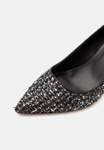 MICHAEL Michael Kors - Sapatos de salto 'ALINA FLEX' em preto