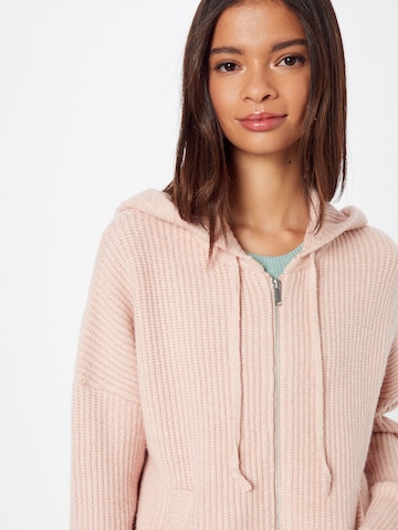 Cardigan 'Jolin' ABOUT YOU en rose