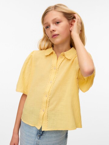 Vero Moda Girl - Blusa 'VMSiri' en amarillo: frente