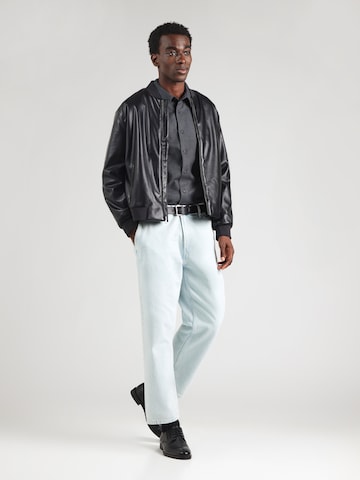 Calvin Klein - Ajuste confortable Camisa en negro
