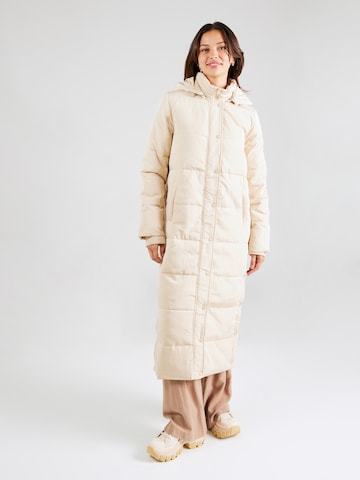 SISTERS POINT Winter coat 'DUSTY' in White: front