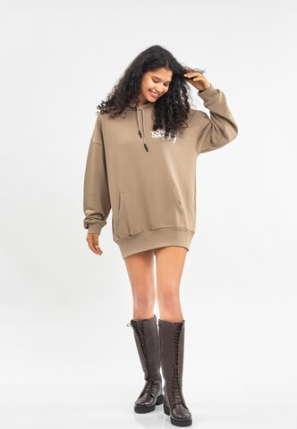 Tom Barron Sweatshirt in Beige: predná strana