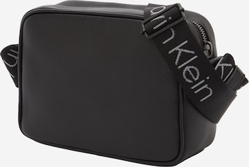 Calvin Klein Umhängetasche in Schwarz: Vorderseite