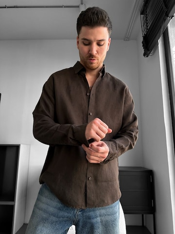 Kleidermafia Comfort Fit Skjorta i brun