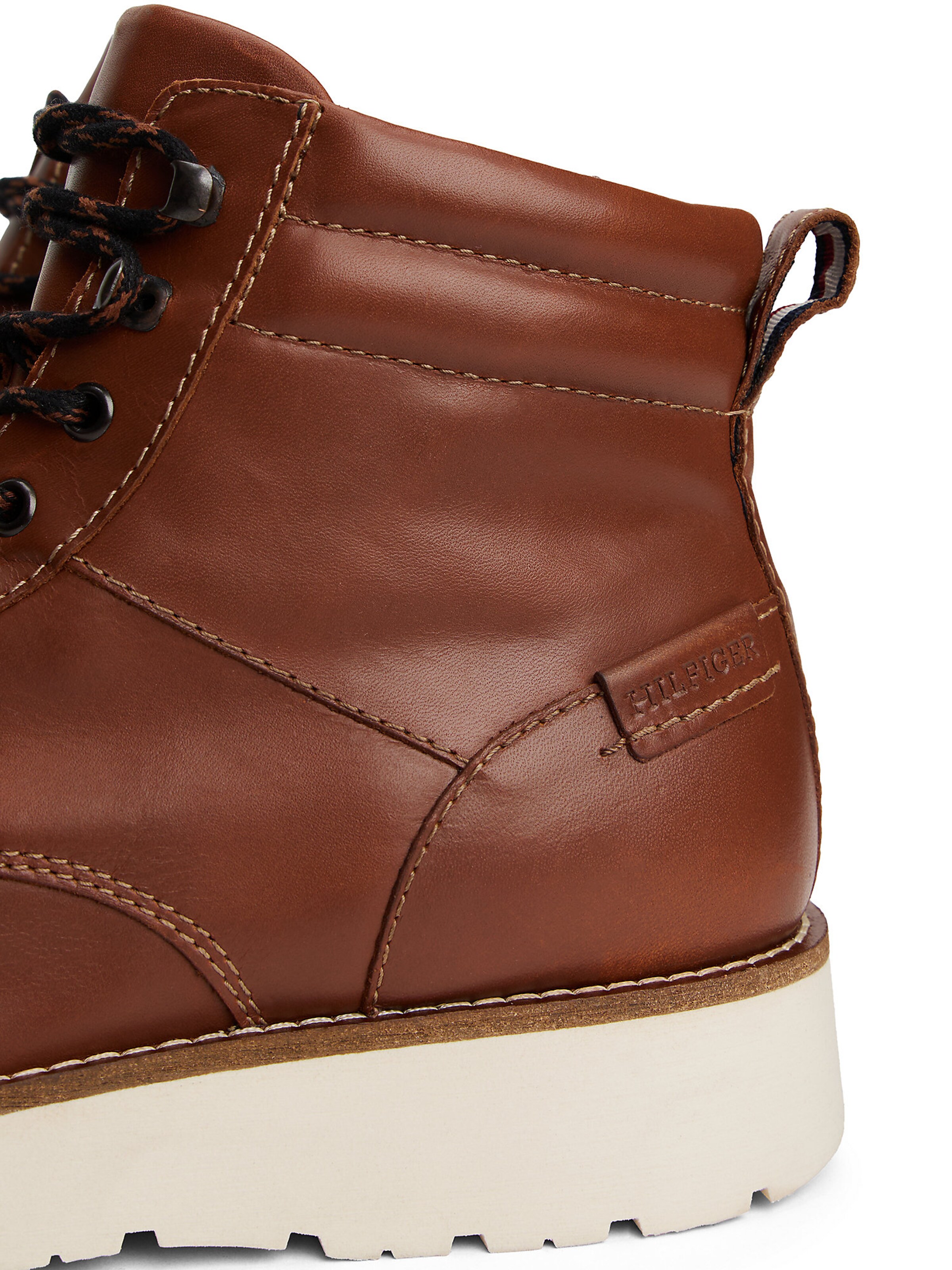 TOMMY HILFIGER Boot in Brown