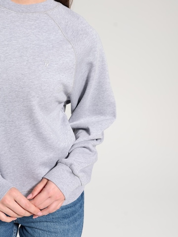Sweat-shirt 'Elowen' NOWIHT en gris