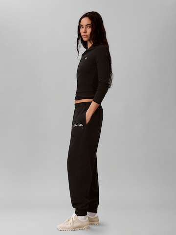 Effilé Pantalon à pince Calvin Klein en noir