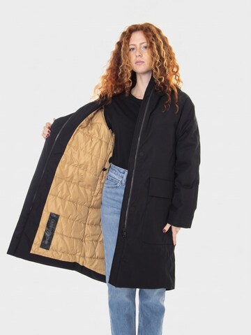 elvine Winter Jacket in Black