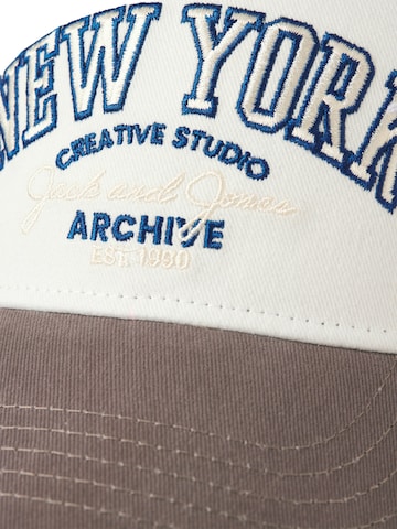 JACK & JONES Kšiltovka 'JACBASE BRANDON' – bílá