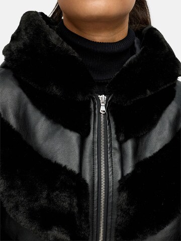 Tazzio Übergangsjacke 'F803' in Schwarz