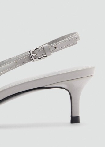 MANGO Schuhe in Grau