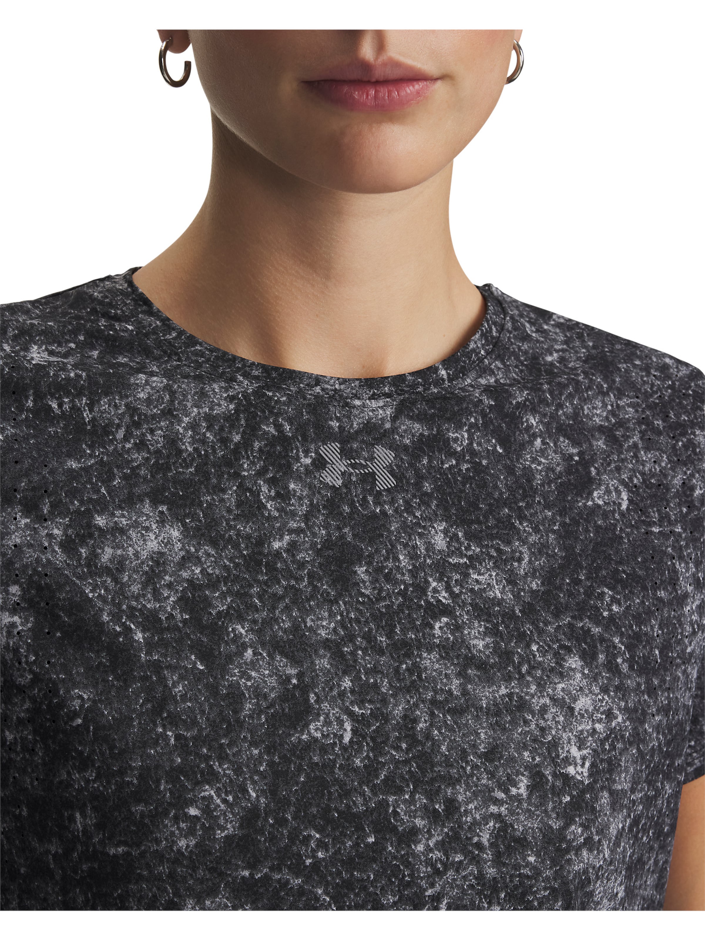 UNDER ARMOUR Shirt in Black