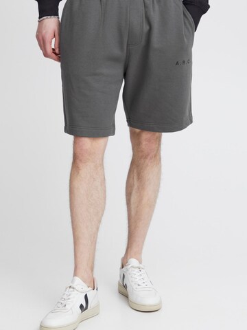 !Solid Loosefit Broek 'Hansi' in Grijs: voorkant