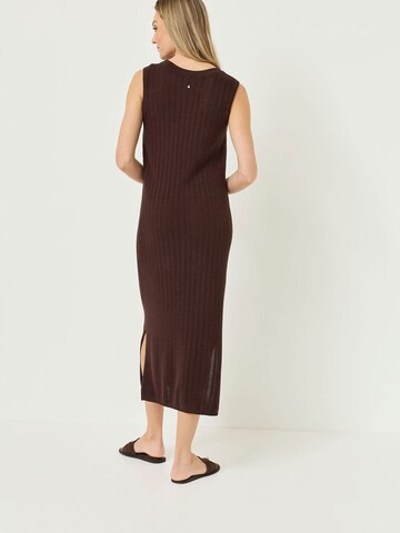 Tamaris Knit dress in Brown