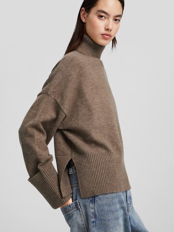 Bershka Pullover in Braun