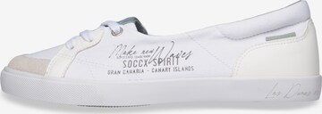 Soccx Ballet Flats in White: front