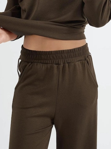 Hiccup - Fato de jogging em castanho