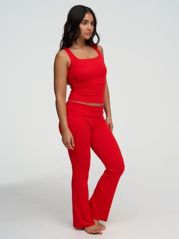 cfab (formerly creamy fabrics) - Top 'Cotton Tanktop mit eckigem Ausschnitt' en rojo
