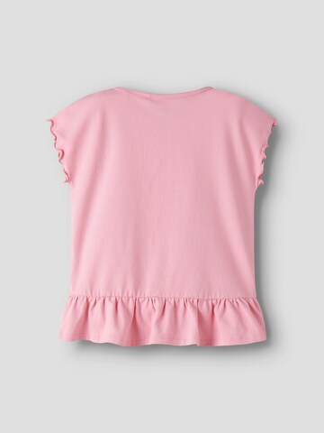 NAME IT T-shirt 'NMFMINA PAW' i rosa