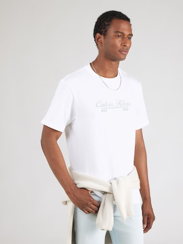 Calvin Klein Jeans regular Μπλουζάκι σε λευκό: μπροστά