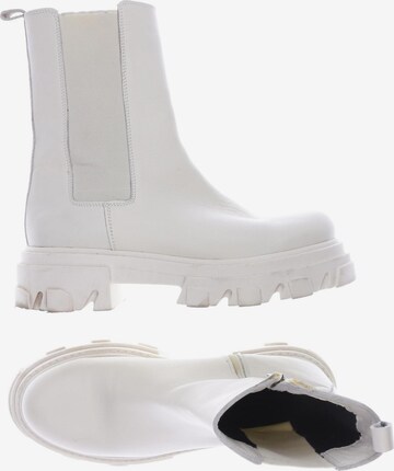INUOVO Dress Boots in 41 in White: front