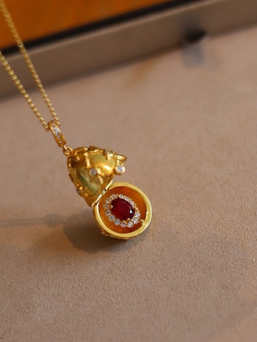 Collana 'Treasure Egg Locket' di LanLivia in rosso