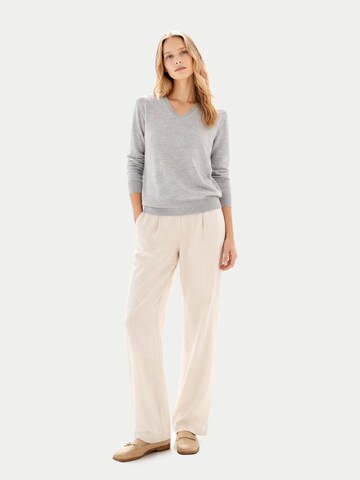 GOBI Cashmere Pullover 'Women's Timeless Cashmere V-Neck Sweater'‌‌‌‌‌‌‌‌ in Grau